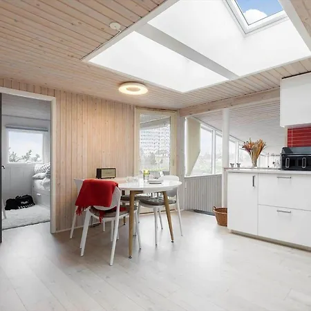 84136-ebeltoft-enebaerstien-10 Semesterbostad *