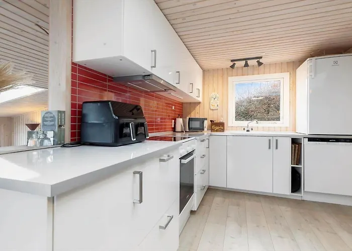 84136-ebeltoft-enebaerstien-10 Ebeltoft