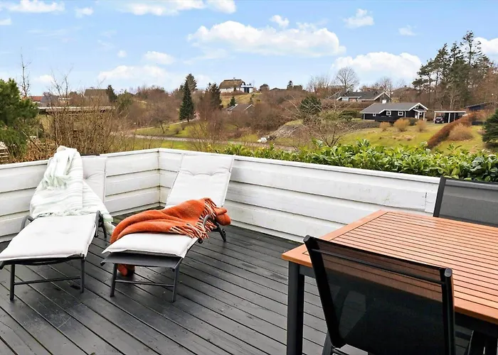 84136-ebeltoft-enebaerstien-10